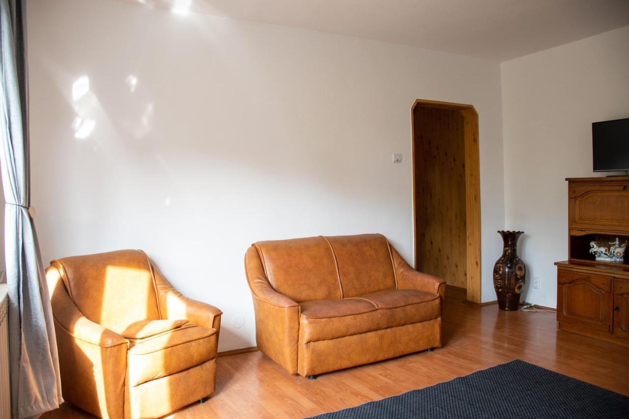Family-Friendly Apartment Oradea Exterior foto